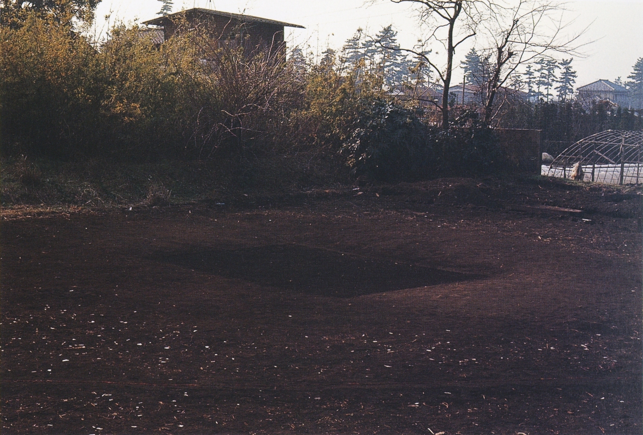 Enokura Kōji, Shisshitsu [Quality of Wetness], 1970. Installation view at the exhibition “Space Totsuka ’70,” Yokohama, Kanagawa, December 5-20, 1970. From Enokura Kōji: A Retrospective (Tokyo: Museum of Contemporary Art, 2005), 77.